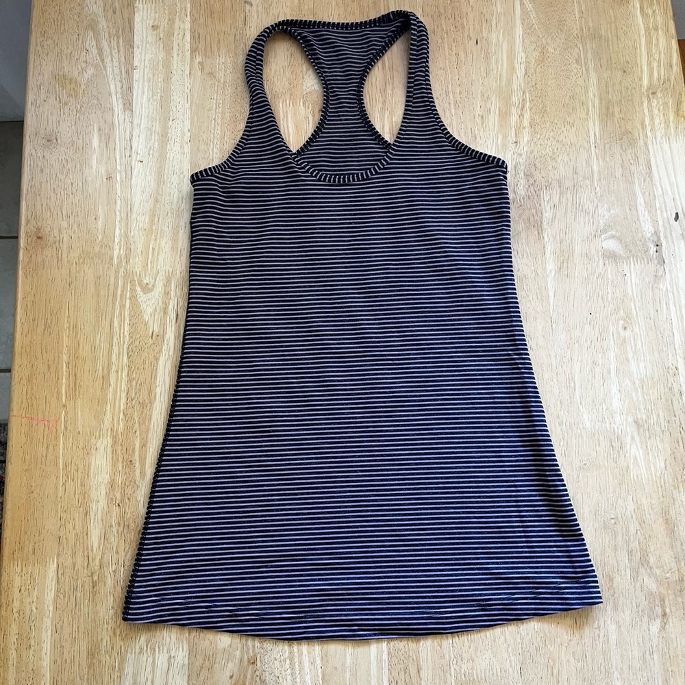 Lululemon racer back tank:size 8; Very good condition